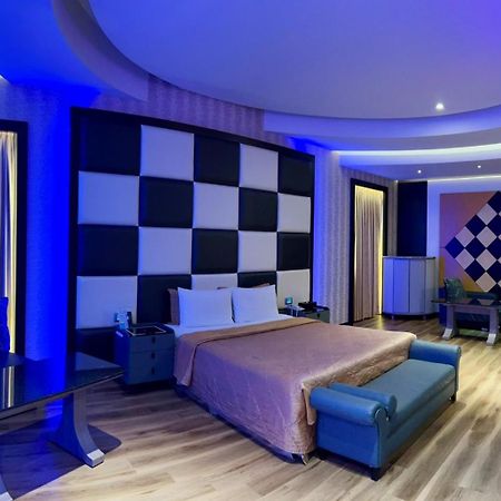Wei Feng Exquisite Motel Pintung Branch Pingtung Exterior foto